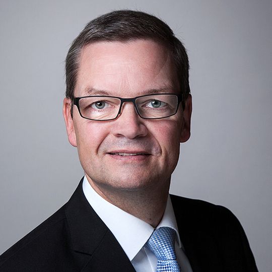 Dr. Michael Fried verstärkt ab Juli die Mapal Geschäftsleitung. Dr. Michael Fried verstärkt ab Juli die Mapal Geschäftsleitung.
