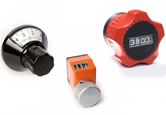 Die Siko-Stellknöpfe DKA02, DK05, DK01 mit integrierter Positionsanzeige machen es leicht, Einstellungen rasch und genau zu wiederholen. Die Siko-Stellknöpfe DKA02, DK05, DK01 mit integrierter Positionsanzeige machen es leicht, Einstellungen rasch und genau zu wiederholen.