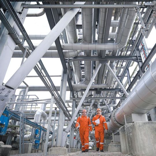 Durch Standards in der Planung von Chemieanlagen lassen sich wiederholende Aufgabenstellungen in deutlich kürzerer Zeit lösen. Durch Standards in der Planung von Chemieanlagen lassen sich wiederholende Aufgabenstellungen in deutlich kürzerer Zeit lösen.