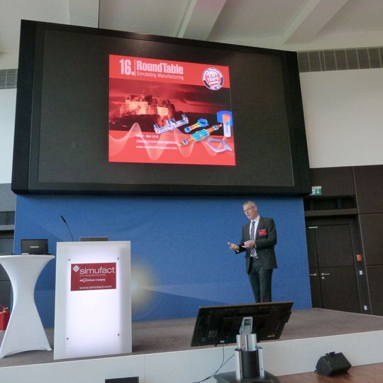 „Simulation verstehen wir als Instrument, die Innovation in die Industrie zu übersetzen“, erklärte Michael Wohlmuth, Geschäftsführer und CEO von Simufact. „Simulation verstehen wir als Instrument, die Innovation in die Industrie zu übersetzen“, erklärte Michael Wohlmuth, Geschäftsführer und CEO von Simufact.
