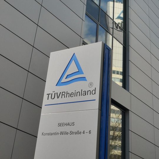 TÜV Rheinland liefert Tipps zur Vorbereitung auf die neue Version der Umweltnorm ISO 14001. TÜV Rheinland liefert Tipps zur Vorbereitung auf die neue Version der Umweltnorm ISO 14001.