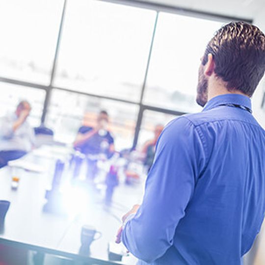 Gebrauchtwagenverkäufer und -verkaufsleiter können sich in Dekra-Seminaren zertifizieren lassen.