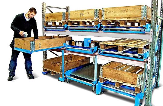 Mit dem Etagen-Schubfach ermöglicht die Karl H. Bartels GmbH einen maximal ergonomischen Zugriff auf Waren unterschiedlichster Art. Mit dem Etagen-Schubfach ermöglicht die Karl H. Bartels GmbH einen maximal ergonomischen Zugriff auf Waren unterschiedlichster Art.