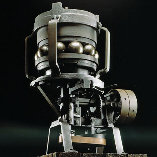 Friedrich Fischer erreicht mit seiner Kugelmühle 1883 Genauigkeiten von bis zu 0,020 Millimetern. Friedrich Fischer erreicht mit seiner Kugelmühle 1883 Genauigkeiten von bis zu 0,020 Millimetern.