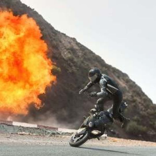 Wenig Anlass zu Freudensprüngen ergab das Mai-Bike-Business. Szene aus dem neuen Tom Cruise-Streifen Mission Impossible: Rouge Nation. Wenig Anlass zu Freudensprüngen ergab das Mai-Bike-Business. Szene aus dem neuen Tom Cruise-Streifen Mission Impossible: Rouge Nation.
