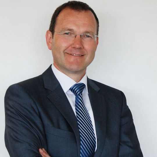 Dr.-Ing. Joachim Hümmler wird zum 1. Juli 2015 zum technischen Geschäftsführer der Röhm Unternehmensgruppe benannt. Dr.-Ing. Joachim Hümmler wird zum 1. Juli 2015 zum technischen Geschäftsführer der Röhm Unternehmensgruppe benannt.