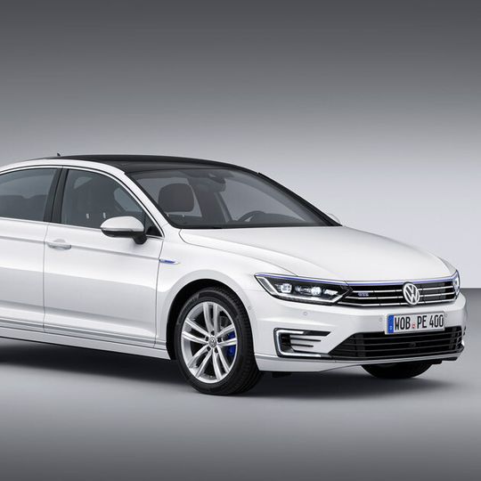 Doppelherz: VW bietet den Passat jetzt als Plug-in-Hybrid an. Doppelherz: VW bietet den Passat jetzt als Plug-in-Hybrid an.