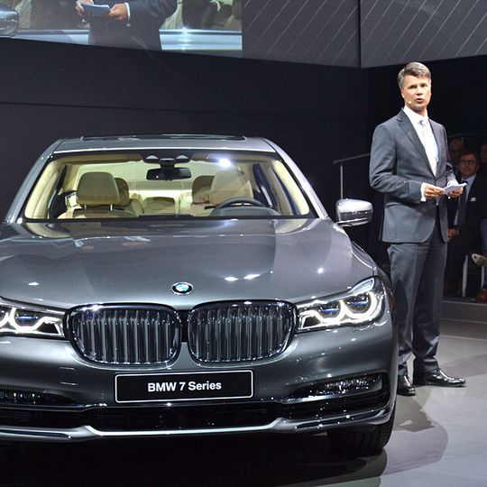 BMW-Chef Harald Krüger präsentierte den neuen 7er. BMW-Chef Harald Krüger präsentierte den neuen 7er.