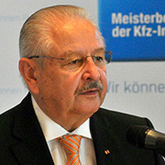 ZDK-Präsident Jürgen Karpinski sieht durch die Maßnahmen der Versicherer in der Schadenregulierung eine Verfälschung des Wettbewerbs. ZDK-Präsident Jürgen Karpinski sieht durch die Maßnahmen der Versicherer in der Schadenregulierung eine Verfälschung des Wettbewerbs.
