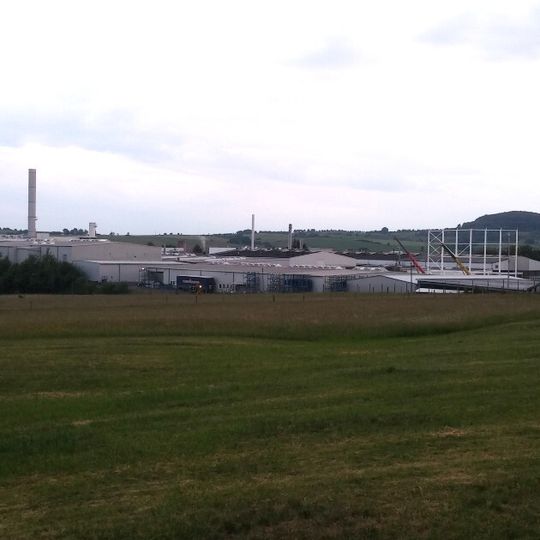 Am Standort Sterbfritz investiert Faurecia in eine Lackieranlage für Kunststoffaußenteile. Am Standort Sterbfritz investiert Faurecia in eine Lackieranlage für Kunststoffaußenteile.