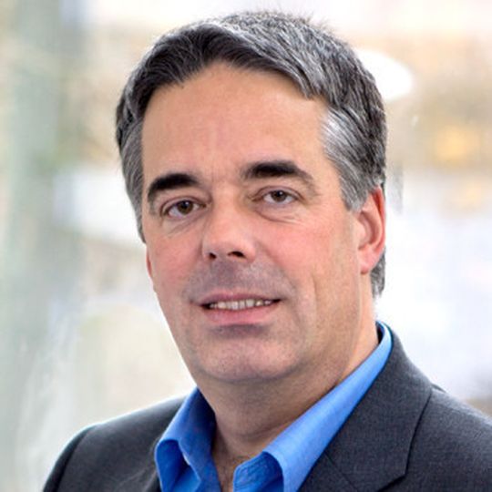 Dr. Uwe Kracke, Geschäftsführer von emlix und Strategie-Experte für Embedded Open Source: „In vielen Unternehmen der Industrie fehlt es an einer strategisch motivierten Technologieplanung für Embedded Open Source Software und damit einem Schlüsselfaktor zur Sicherung der Wettbewerbsfähigkeit" Dr. Uwe Kracke, Geschäftsführer von emlix und Strategie-Experte für Embedded Open Source: „In vielen Unternehmen der Industrie fehlt es an einer strategisch motivierten Technologieplanung für Embedded Open Source Software und damit einem Schlüsselfaktor zur Sicherung der Wettbewerbsfähigkeit"