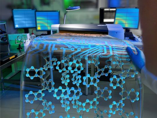 Die „Organische Elektronik“, basierend auf elektrisch leitfähigen Polymeren, gilt als vielversprechender Zukunftsmarkt. Die „Organische Elektronik“, basierend auf elektrisch leitfähigen Polymeren, gilt als vielversprechender Zukunftsmarkt.