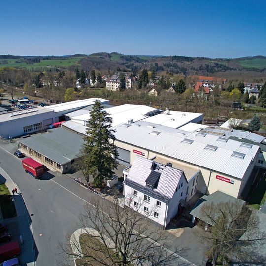 Der Stammsitz der Firma Lehmann befindet sich in Jocketa in der Gemeinde Pöhl. 2015 feiert das inhabergeführte Unternehmen seinen 70. Geburtstag. Der Stammsitz der Firma Lehmann befindet sich in Jocketa in der Gemeinde Pöhl. 2015 feiert das inhabergeführte Unternehmen seinen 70. Geburtstag.