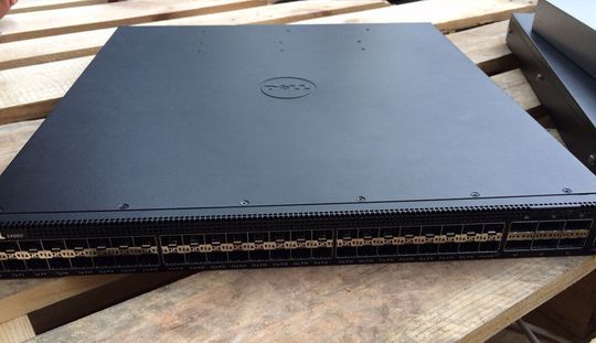 Open Networking Switches von Dell können als Komplettlösung für Fabric, Linux, NVO oder SDN im Rechenzentrum eingesetzt werden: S3048-ON (1G Switch), S4048-ON (10G Switch), S6000-ON (40G Switch), Z9100-ON (100G Switch).