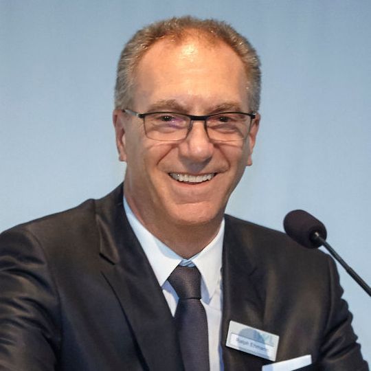 Für Ralph Ehmann, Gründer und Vorstand der IWL, sind die letzten 30 Jahre „wie im Flug“ vergangen. Für Ralph Ehmann, Gründer und Vorstand der IWL, sind die letzten 30 Jahre „wie im Flug“ vergangen.