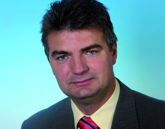 Sven Nehrdich, Geschäftsführer der Jenaer Leiterplatten setzt auf Service, Qualität und Kompetenz in Technologie und Beratung Sven Nehrdich, Geschäftsführer der Jenaer Leiterplatten setzt auf Service, Qualität und Kompetenz in Technologie und Beratung