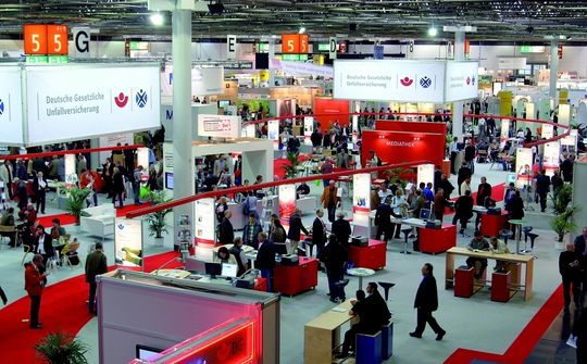 Die internationale Arbeitsschutzmesse A+A in Düsseldorf überraschte mit einem Rekord von 55200 Fachbesuchern. Bild: Paarmann Die internationale Arbeitsschutzmesse A+A in Düsseldorf überraschte mit einem Rekord von 55200 Fachbesuchern. Bild: Paarmann