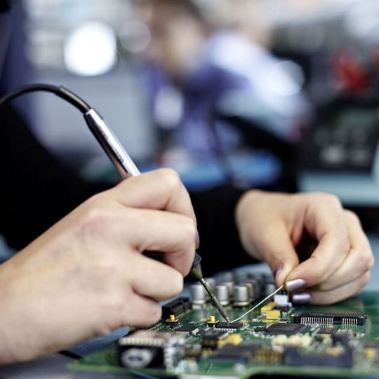 Die Telemotive AG feiert ihr 15-jähriges Bestehen und sieht sich als wichtiger Partner für Engineering-Leistungen sowie für automobilspezifische Hard- und Software. Die Telemotive AG feiert ihr 15-jähriges Bestehen und sieht sich als wichtiger Partner für Engineering-Leistungen sowie für automobilspezifische Hard- und Software.