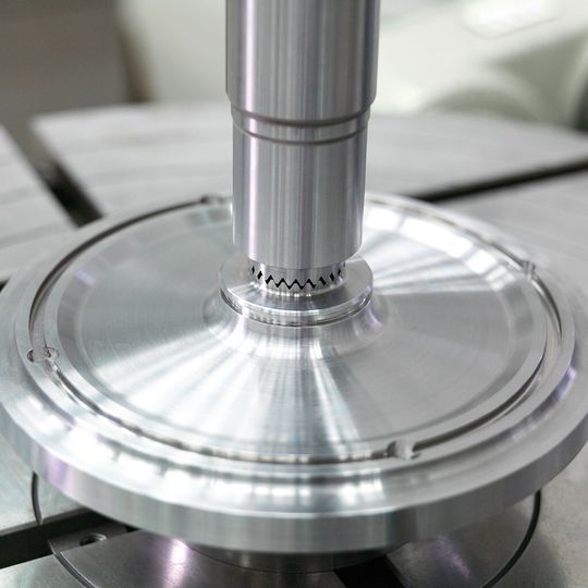 Das Bild zeigt eine Voith-Hirth-Stirnverzahnung als Verbindung von Welle und Laufrad.