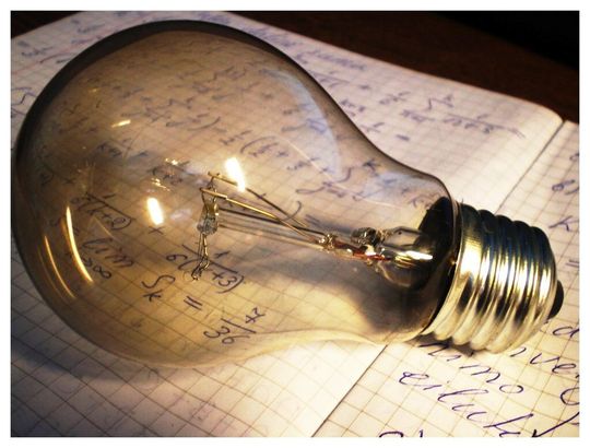 Zur Errechnung einer kompletten Energiebilanz bezieht die Software alle Verbraucher wie beispielsweise die Beleuchtung mit ein. Zur Errechnung einer kompletten Energiebilanz bezieht die Software alle Verbraucher wie beispielsweise die Beleuchtung mit ein.
