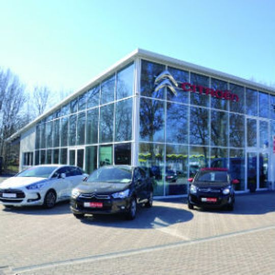 Das Autohaus Kelch katapultierte Citroën auf Platz drei (Nutzfahrzeuge) und fünf (Pkw) der beliebtesten Marken in der Region. Das Autohaus Kelch katapultierte Citroën auf Platz drei (Nutzfahrzeuge) und fünf (Pkw) der beliebtesten Marken in der Region.