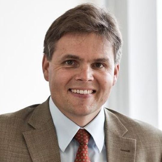 Niklas Beyes wird zum 01.07.2015 in das Unternehmen FTE automotive eintreten und die Funktion des CFO für die FTE Gruppe übernehmen. Niklas Beyes wird zum 01.07.2015 in das Unternehmen FTE automotive eintreten und die Funktion des CFO für die FTE Gruppe übernehmen.