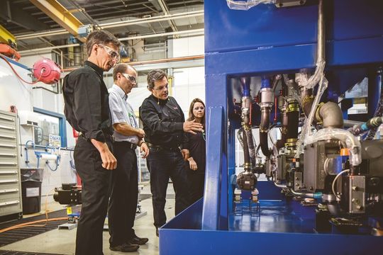 Mit drehzahlvariablen Pumpenantriebe lässt sich durch Senkung der Drehzahl bei Teillast bis zu 80 % Energie einsparen. Mit drehzahlvariablen Pumpenantriebe lässt sich durch Senkung der Drehzahl bei Teillast bis zu 80 % Energie einsparen.