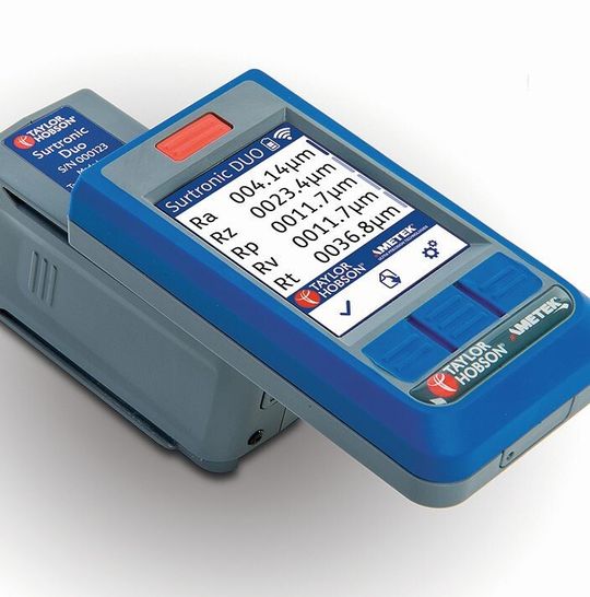 Eine einfache Einknopfbedienung liefert eine umfassende Reihe von rückverfolgbaren Messergebnissen einschließlich einer detaillierten Profilgrafik. Eine einfache Einknopfbedienung liefert eine umfassende Reihe von rückverfolgbaren Messergebnissen einschließlich einer detaillierten Profilgrafik.