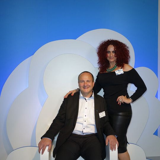 Engel & Teufelchen, aber wer ist wer? Ernesto Schmutter (Ingram Micro) und Besa Agaj (IT-BUSINESS)