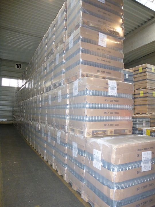 Im Blocklager wird bis zu 4-fach hoch gestapelt. Die Software berücksichtigt die Stapelbarkeit anhand der hinterlegten Artikelmerkmale. Im Blocklager wird bis zu 4-fach hoch gestapelt. Die Software berücksichtigt die Stapelbarkeit anhand der hinterlegten Artikelmerkmale.