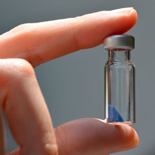 Kupferhaltiger Zeolith mit Mordenit-Struktur für die effektive Umwandlung von Methan in Methanol Kupferhaltiger Zeolith mit Mordenit-Struktur für die effektive Umwandlung von Methan in Methanol