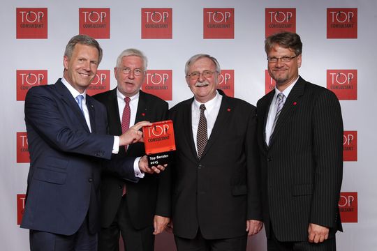 Bundespräsident a. D. Christian Wulff, Geschäftsführer Karl-Heinz Lammert, Geschäftsführer Horst Emde und Geschäftsführer Ralf Lappe (v.l.n.r.)