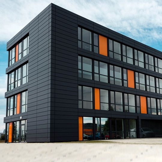 Die Benteler Engineering Services GmbH eröffnet am Standort Wolfsburg ein neues Entwicklungszentrum. Die Benteler Engineering Services GmbH eröffnet am Standort Wolfsburg ein neues Entwicklungszentrum.