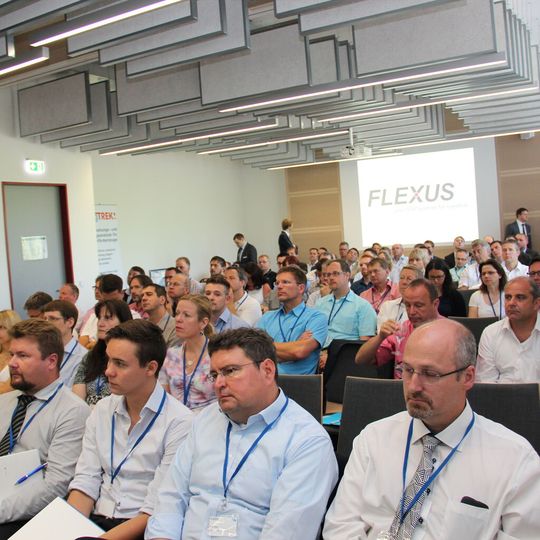 Rund 100 Fachbesucher waren für den Kundentag nach Veitshöchheim gekommen. Rund 100 Fachbesucher waren für den Kundentag nach Veitshöchheim gekommen.