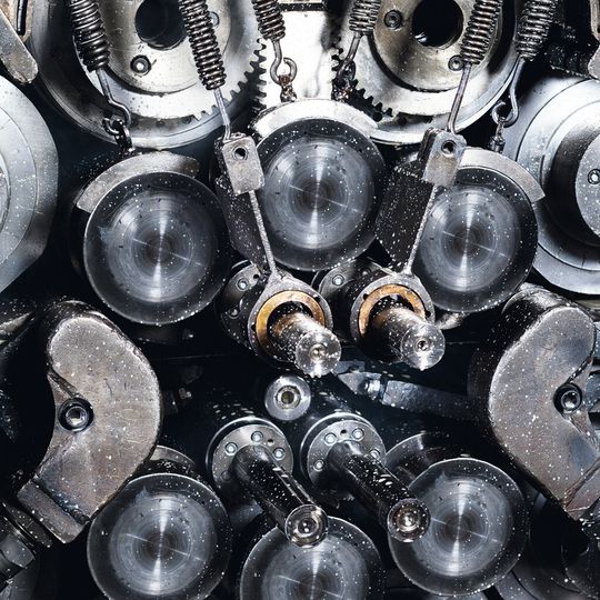Eine intelligente Software hilft der Giebel Kaltwalzwerk GmbH bei der Planung komplexer Abläufe. Das Unternehmen stellt oberflächenveredelte Bandstähle in dünnsten Abmessungen her. Eine intelligente Software hilft der Giebel Kaltwalzwerk GmbH bei der Planung komplexer Abläufe. Das Unternehmen stellt oberflächenveredelte Bandstähle in dünnsten Abmessungen her.