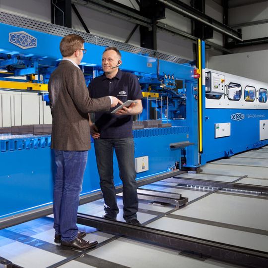 Die Heinrich Georg GmbH Maschinenfabrik verbessert mit Symmedia SP/1 ihren Maschinenservice. Im Servicefall ist professionelle Hilfe schnell vor Ort. Die Heinrich Georg GmbH Maschinenfabrik verbessert mit Symmedia SP/1 ihren Maschinenservice. Im Servicefall ist professionelle Hilfe schnell vor Ort.