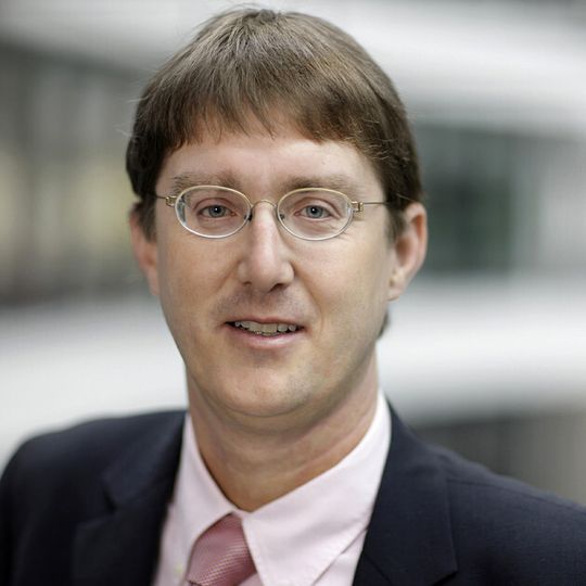 Zum 1. Juli 2015 übernahm Simon Fürst, Abteilungsleiter für Software-Entwicklung und Software-Infrastruktur bei der BMW Group, die Rolle des Sprechers der Entwicklungspartnerschaft Autosar. Zum 1. Juli 2015 übernahm Simon Fürst, Abteilungsleiter für Software-Entwicklung und Software-Infrastruktur bei der BMW Group, die Rolle des Sprechers der Entwicklungspartnerschaft Autosar.