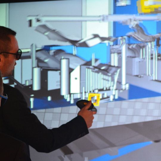 Mit dem Einsatz von virtueller Realität haben Fahrzeug-hersteller die Möglichkeit, frühzeitig eine wartungs- und reparaturgerechte Produktgestaltung sicherzustellen. Mit dem Einsatz von virtueller Realität haben Fahrzeug-hersteller die Möglichkeit, frühzeitig eine wartungs- und reparaturgerechte Produktgestaltung sicherzustellen.