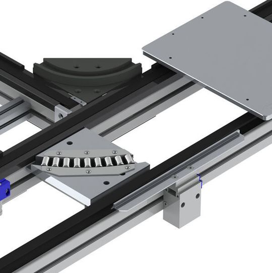 Das Doppelspur-Gurtbandsystem mit 90°-Schleppkurve kann Werkstücke bis 10 kg ans Ziel bringen. Das Doppelspur-Gurtbandsystem mit 90°-Schleppkurve kann Werkstücke bis 10 kg ans Ziel bringen.