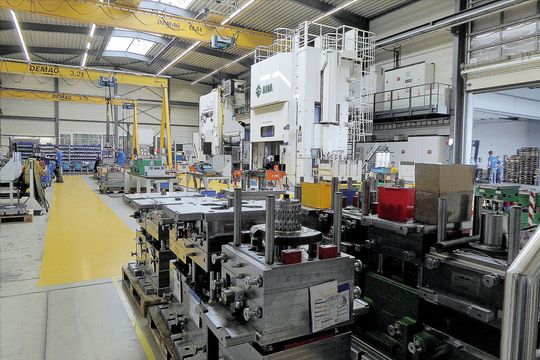 Für die Entwicklung der Hochleistungs- und Präzisionswerkzeuge setzt die Know-how-Schmiede WEBO in Amtzell (Oberschwaben) in enger Zusammenarbeit auf die Normalien und Sonderlösungen von Meusburger im vorarlbergischen Wolfurt. Bei WEBO schätzt man insbesondere die Zuverlässigkeit, Präzision und Flexibilität von Meusburger. Für die Entwicklung der Hochleistungs- und Präzisionswerkzeuge setzt die Know-how-Schmiede WEBO in Amtzell (Oberschwaben) in enger Zusammenarbeit auf die Normalien und Sonderlösungen von Meusburger im vorarlbergischen Wolfurt. Bei WEBO schätzt man insbesondere die Zuverlässigkeit, Präzision und Flexibilität von Meusburger.