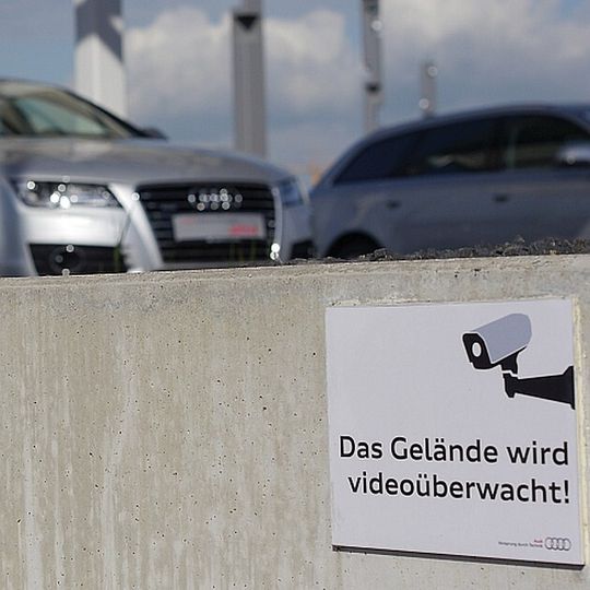 Die Sicherheitskonzepte von Secontec sind auf die Bedürfnisse von Autohäusern abgestimmt. Die Sicherheitskonzepte von Secontec sind auf die Bedürfnisse von Autohäusern abgestimmt.