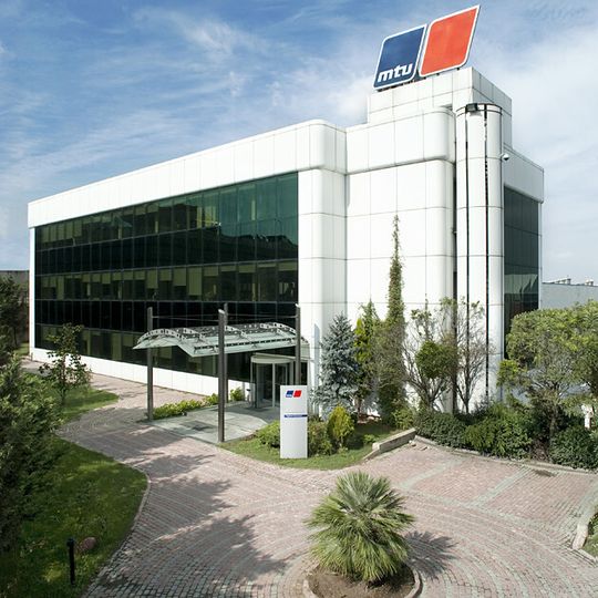 Die MTU Friedrichshafen GmbH hat eine Entwicklungspartnerschaft mit der zur Schulz Group (Tettnang) gehörenden Akasol GmbH geschlossen. Die MTU Friedrichshafen GmbH hat eine Entwicklungspartnerschaft mit der zur Schulz Group (Tettnang) gehörenden Akasol GmbH geschlossen.