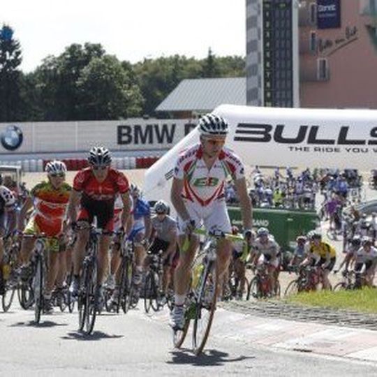 Bei Rad am Ring werden dieses Jahr wieder einige Kilometer auf den Asphalt gelegt. Bei Rad am Ring werden dieses Jahr wieder einige Kilometer auf den Asphalt gelegt.