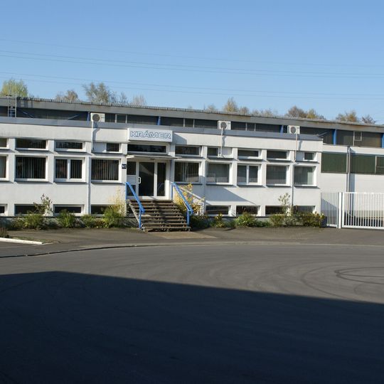 Die 20 Mitarbeiter der Karl Krämer Maschinenfabrik werden von Berghoff übernommen. Das Unternehmen firmiert weiter unter seinem eigenen Namen. Die 20 Mitarbeiter der Karl Krämer Maschinenfabrik werden von Berghoff übernommen. Das Unternehmen firmiert weiter unter seinem eigenen Namen.