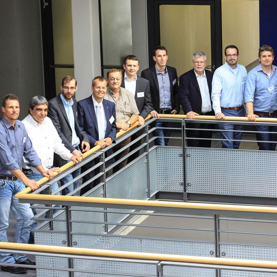 Die Partner des neuen ZIM-Kooperationsnetzwerks Bioraffinerien, kurz BioRaf, beim Kick-Off im TTZ Bremerhaven Die Partner des neuen ZIM-Kooperationsnetzwerks Bioraffinerien, kurz BioRaf, beim Kick-Off im TTZ Bremerhaven