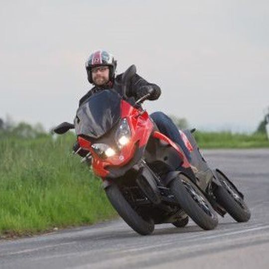 Mit dem Quadro4 hat der Schweizer Hersteller Quadro Vehicels S.A. eine Weltneuheit entwickelt. Mit dem Quadro4 hat der Schweizer Hersteller Quadro Vehicels S.A. eine Weltneuheit entwickelt.