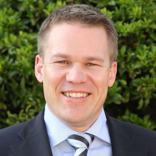 Christian Jeck hat zum 1. Juli 2015 den Vorsitz der Geschäftsführung bei der Transa Spedition übernommen. Christian Jeck hat zum 1. Juli 2015 den Vorsitz der Geschäftsführung bei der Transa Spedition übernommen.