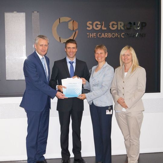 von links: Hansjörg Durz (zuständiges Bundestagsmitglied der Region), Stefan Müller (Parlamentarischer Staatssekretär des BMBF), Dr. Gabriele Korus (SGL, Projektkoordinatorin), Dr. Renata Seitz (SGL, Projektleiterin). von links: Hansjörg Durz (zuständiges Bundestagsmitglied der Region), Stefan Müller (Parlamentarischer Staatssekretär des BMBF), Dr. Gabriele Korus (SGL, Projektkoordinatorin), Dr. Renata Seitz (SGL, Projektleiterin).