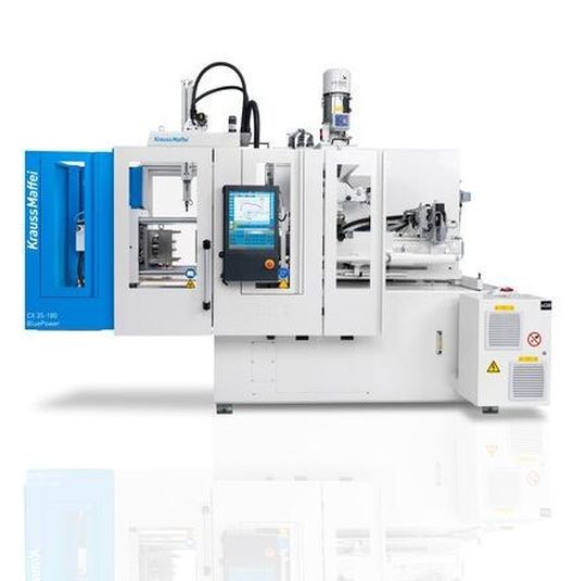Mitte Juni startete die Roadshow der neuen CX-Spritzgießmaschinenbaureihe von KraussMaffei. Erste Stationen der CX 35 – 180 waren ein Open House bei Plastics Bavaria in Rumänien sowie Partnerunternehmen in Italien. Auch bei Stäubli war die "Kleine" zu Gast. Mitte Juni startete die Roadshow der neuen CX-Spritzgießmaschinenbaureihe von KraussMaffei. Erste Stationen der CX 35 – 180 waren ein Open House bei Plastics Bavaria in Rumänien sowie Partnerunternehmen in Italien. Auch bei Stäubli war die "Kleine" zu Gast.