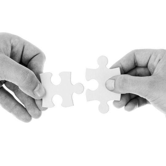 Die Anteile der teilnehmenden Firmen am autorisierten Kapital des JV bestehen zu 50% von jeder Seite.